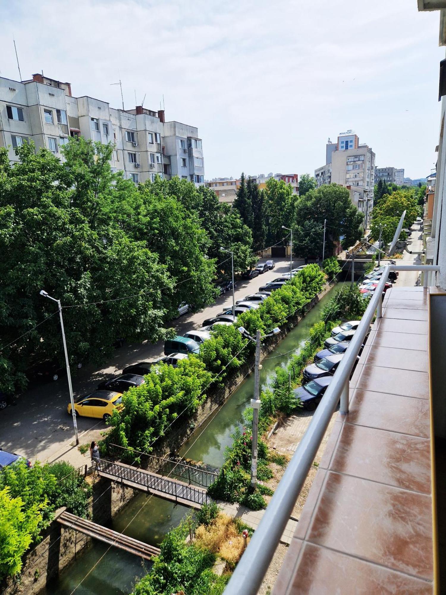 Central Apartment - Spacious Designer Property In Стара Загора Екстериор снимка